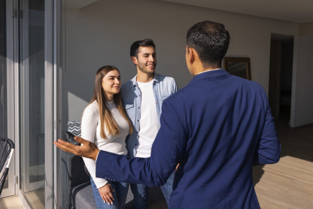 5 preguntas que debes hacerle a tu asesor inmobiliario antes de firmar